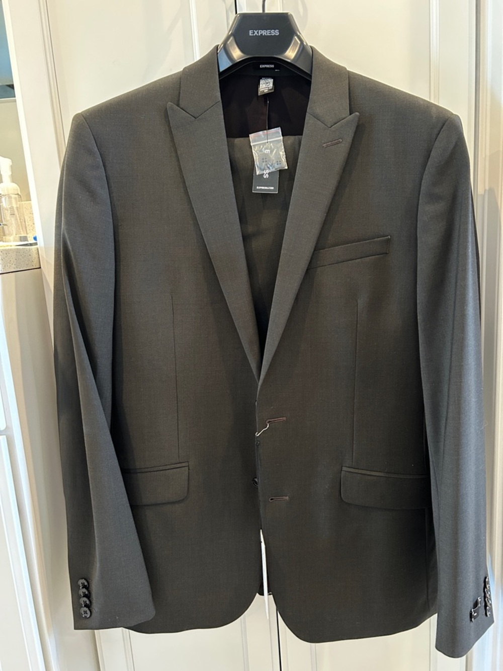 Express men suit